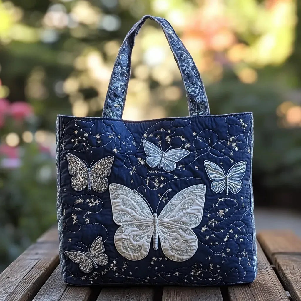 Tasche in Silberfarbe
